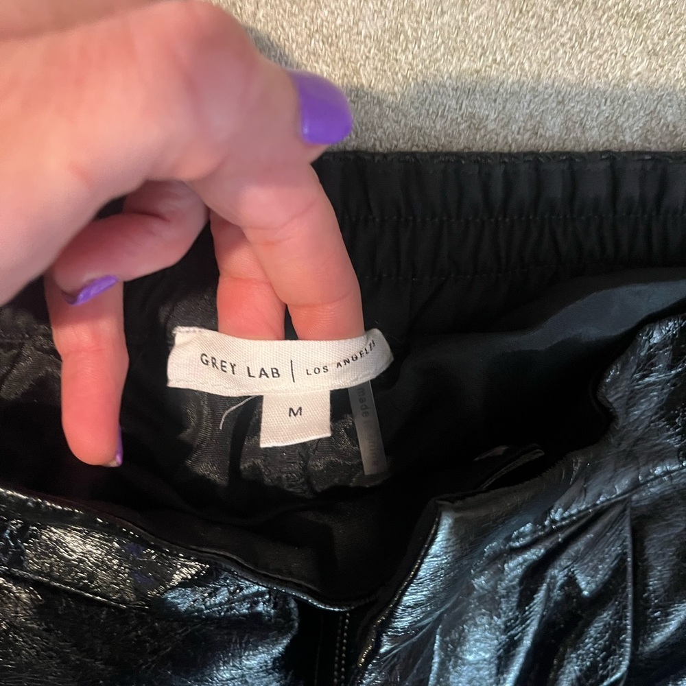 Vince Glossy Black Women's Shorts - Picture 4 of 6